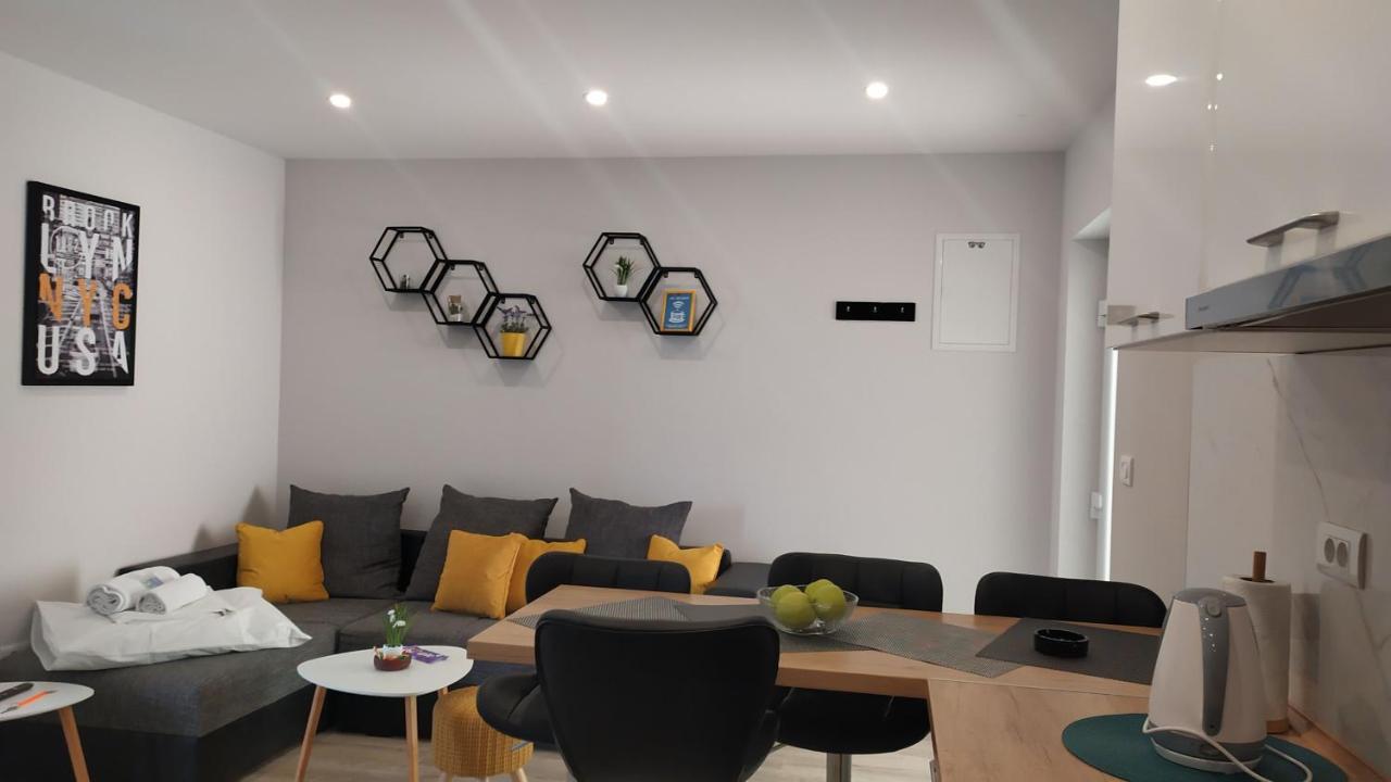 Apartment Skavo Baška Voda Exterior foto